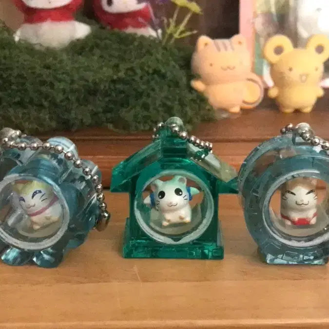 [BUNJANG] Rare Japanese Antique Hamtaro Shake-Shake Charm Mini Figure House / 레어! 일본 고전 햄토리 샤카샤카 키링 똥사이즈 초미니 피규어 하우스 집