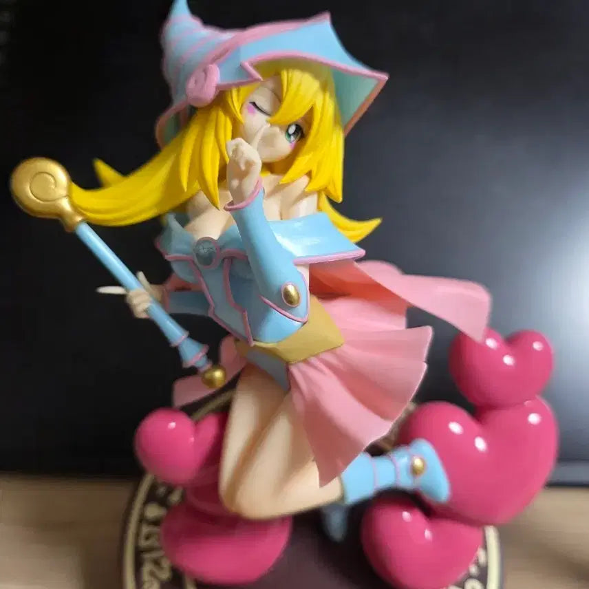 [BUNJANG] Yu-Gi-Oh! Dark Magician Girl Figure (Boxed) / 유희왕 블랙매지션걸 피규어 상자ㅇ