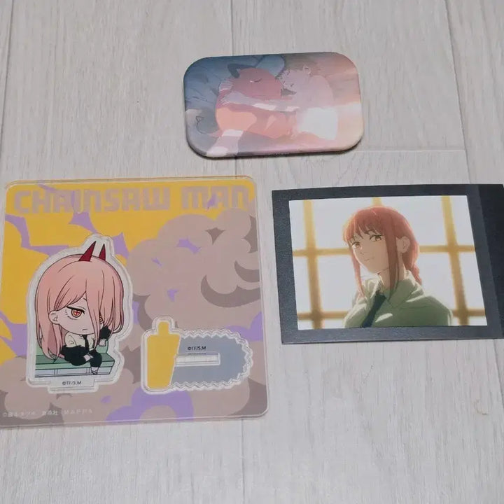 [BUNJANG] Chainsaw Man Acrylic Stand &amp; Can Badge Bundle Set / 체인소 맨 아크릴 스탠드 캔뱃지 굿즈 일괄