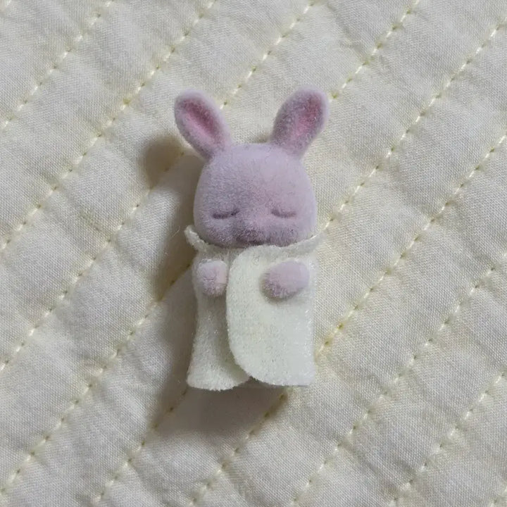 [BUNJANG] Sylvanian Families Baby Flower Garden Friends Secret &amp; Baby Bed Set / 실바니안 아기 꽃밭 친구 시크릿&amp;아기 침대 세트