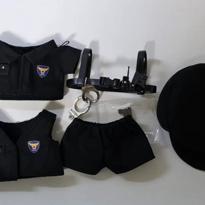 [BUNJANG] Bitushop 10cm Police Outfit Limited Black Edition Doll Clothes / 비투샵 경찰 인형옷 솜옷 리미티드 블랙 에디션 10cm 10깅
