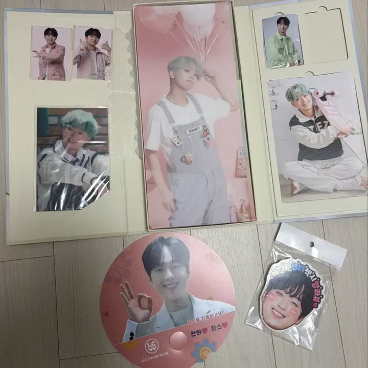 [BUNJANG] Lee Chan Won 1st Album ONE Photobook &amp; Fan Meeting Goods Set / 이찬원 1집 ONE 앨범 포토북, 팬미팅 굿즈