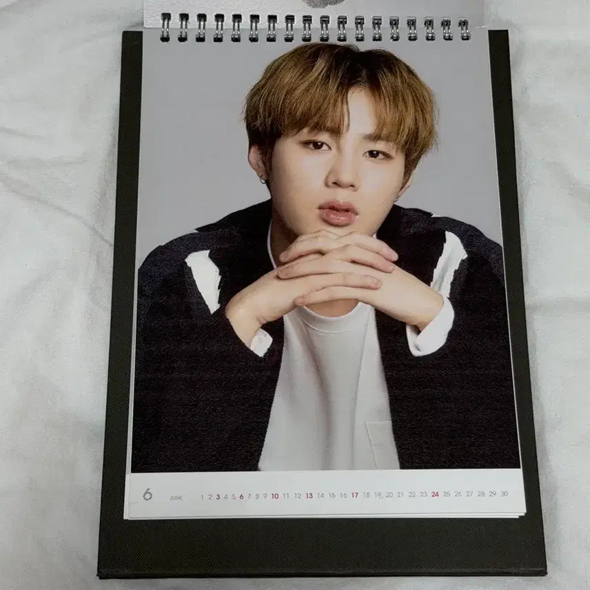 [BUNJANG] Wanna One 2018 Lotteria Collaboration Calendar / 워너원 달력