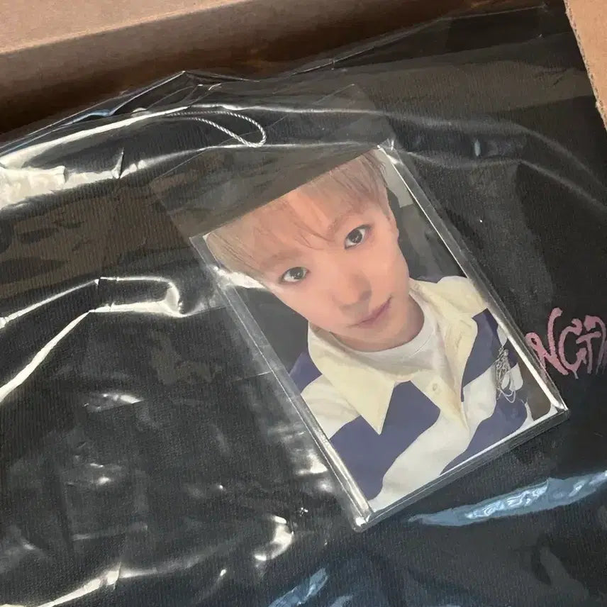 [BUNJANG] NCT WISH Yushi Color Hoodie Photocard / 엔시티 위시 컬러 후드티 유우시 포카 양도