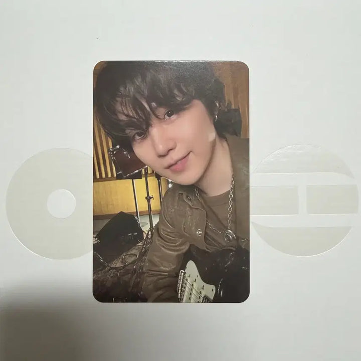 [BUNJANG] BTS Suga Arirang Root in Music Target Photocard (Damaged) / 방탄소년단 아리랑 루트인뮤직 타겟 윤기 슈가 포카 (하자 있음)