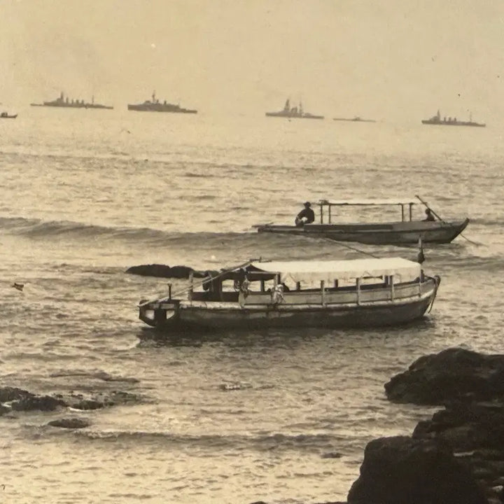 [BUNJANG] 1920s Japanese Naval Fleet at Futamigaura Meotoiwa Landmark / 1920년 - 일본 명승지 - 후타미가우라 부부바위와 해군 함대