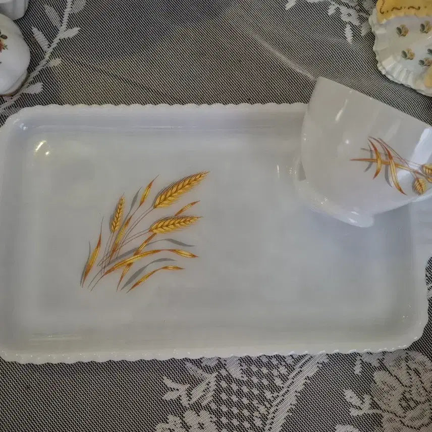 [BUNJANG] Anchor Hocking Fire-King Milk Glass Snack Set (1960s) / 앵커호킹 사  파이어킹 밀크글라스 스넥셋