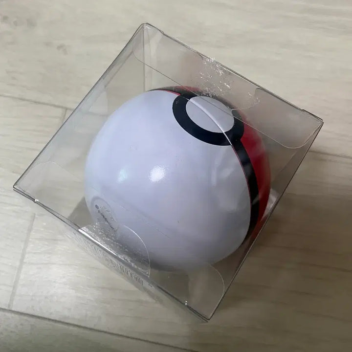 [BUNJANG] Pokemon 100 Random Badge Monster Ball Tin Case / 포켓몬 100 랜덤 뱃지 몬스터볼 틴케이스