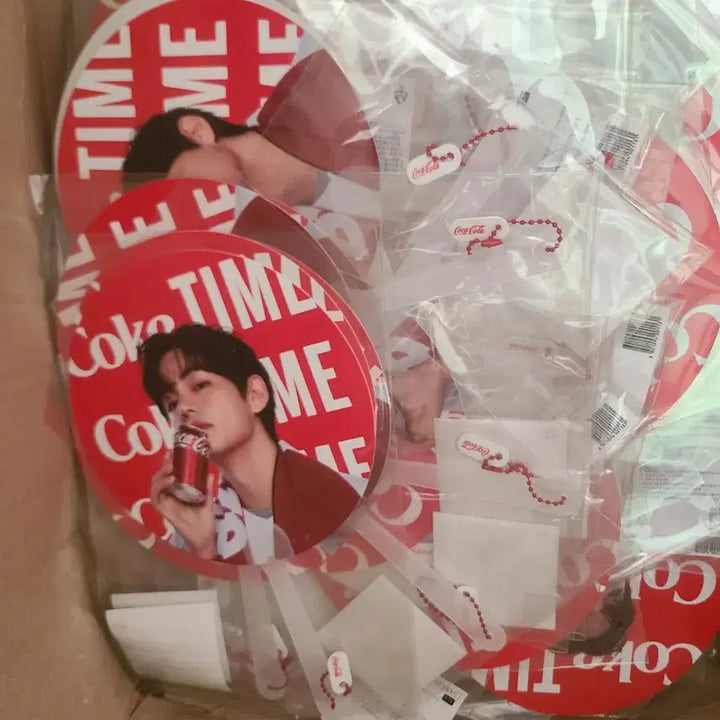 [BUNJANG] Coca-Cola x V Limited Edition Fan / 코카콜라 X 뷔 부채