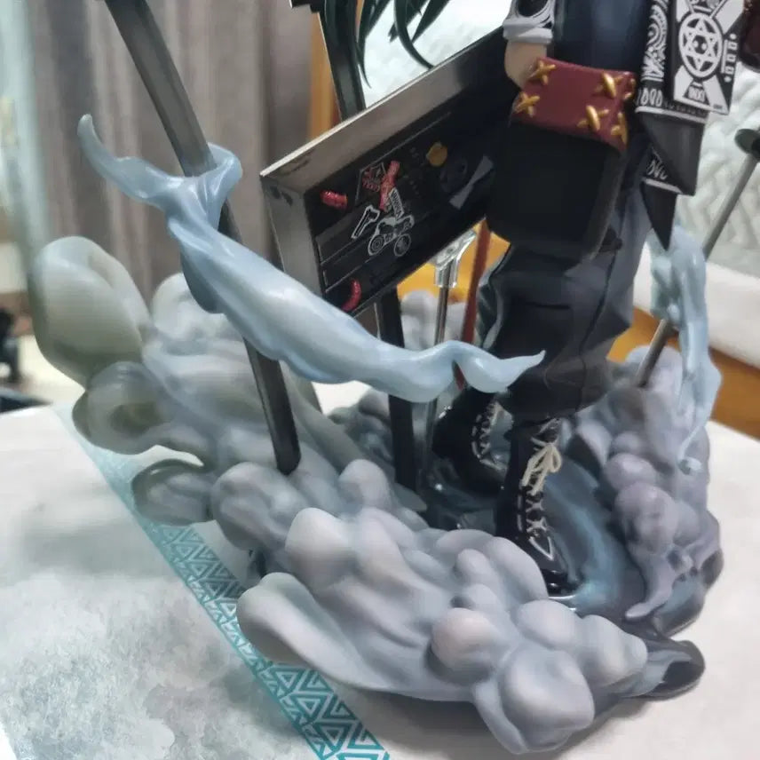 [BUNJANG] Arknights Fenex Hoshiguma Figure (Unsealed) / 명일방주 피규어 페넥스 호시구마 개봉품
