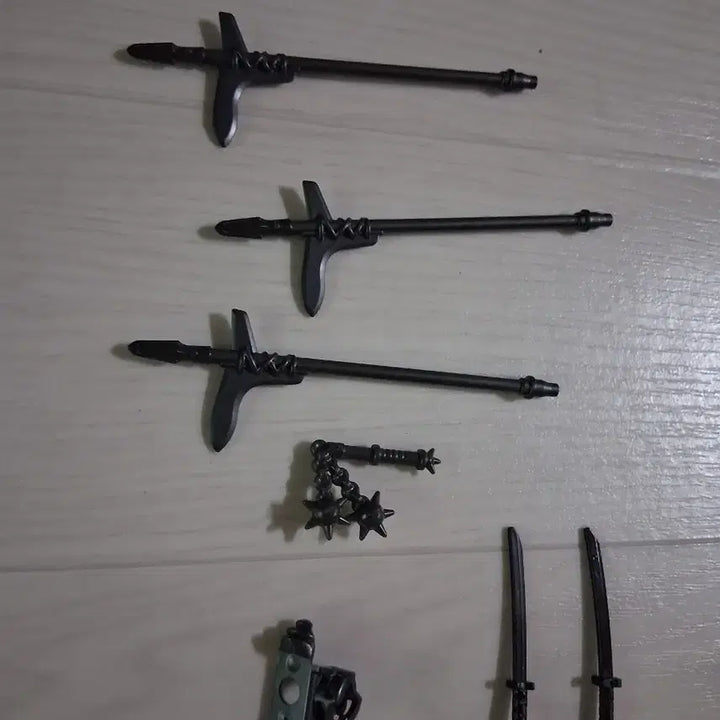 [BUNJANG] LEGO Weapons and Armor Bundle / 레고 무기 갑옷 일괄 판매합니다