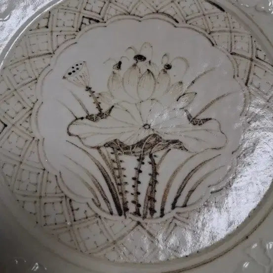 [BUNJANG] Celadon Iron-Painted Porcelain Dragon Plate / 철화 백자