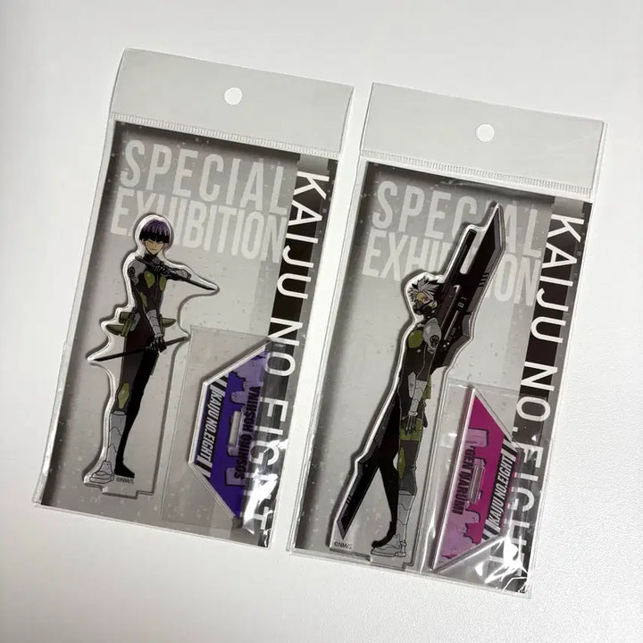 [BUNJANG] Kaiju No. 8 Hoshina Narumi Full Body Acrylic Stand / 괴수8호 호시나 나루미 원화전 전신 아크릴 스탠드 괴팔 피규어 누이 룩업