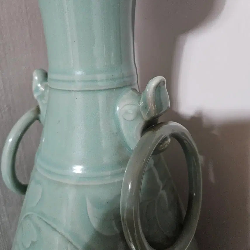 [BUNJANG] Kim Kyung Jin Celadon Porcelain Vase / 강진탐진청자주병- 김경진명인작품