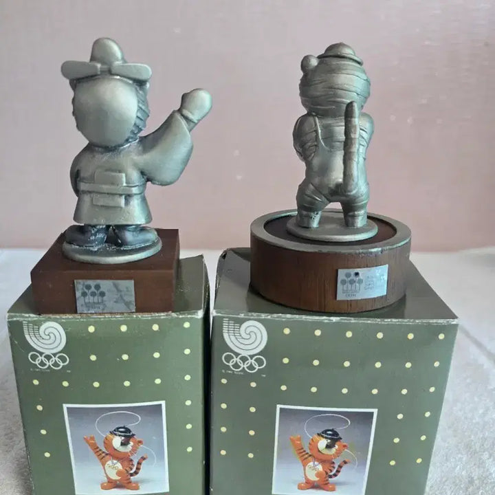 [BUNJANG] 1988 Seoul Olympics Hodori Pewter Figure Set (2 Pieces) / 1988 서울올림픽 마스코트 호돌이 주석 피규어 2개