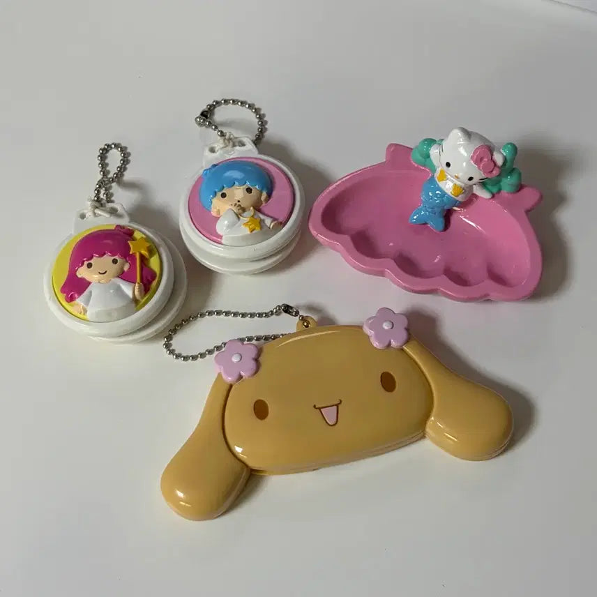 [BUNJANG] Sanrio Vintage Keychain Bundle Set (Moca, Kitty Tray, Kikirara) / (일괄) 레어 고전 모카 빗키링, 고전키티 트레이, 고전 키키라라, 시나모롤모카, 산리오모카