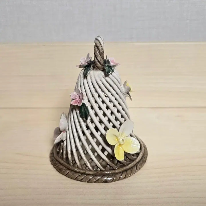 [BUNJANG] Ceramic Bell with Floral Decoration / 도자기 꽃 장식용 종