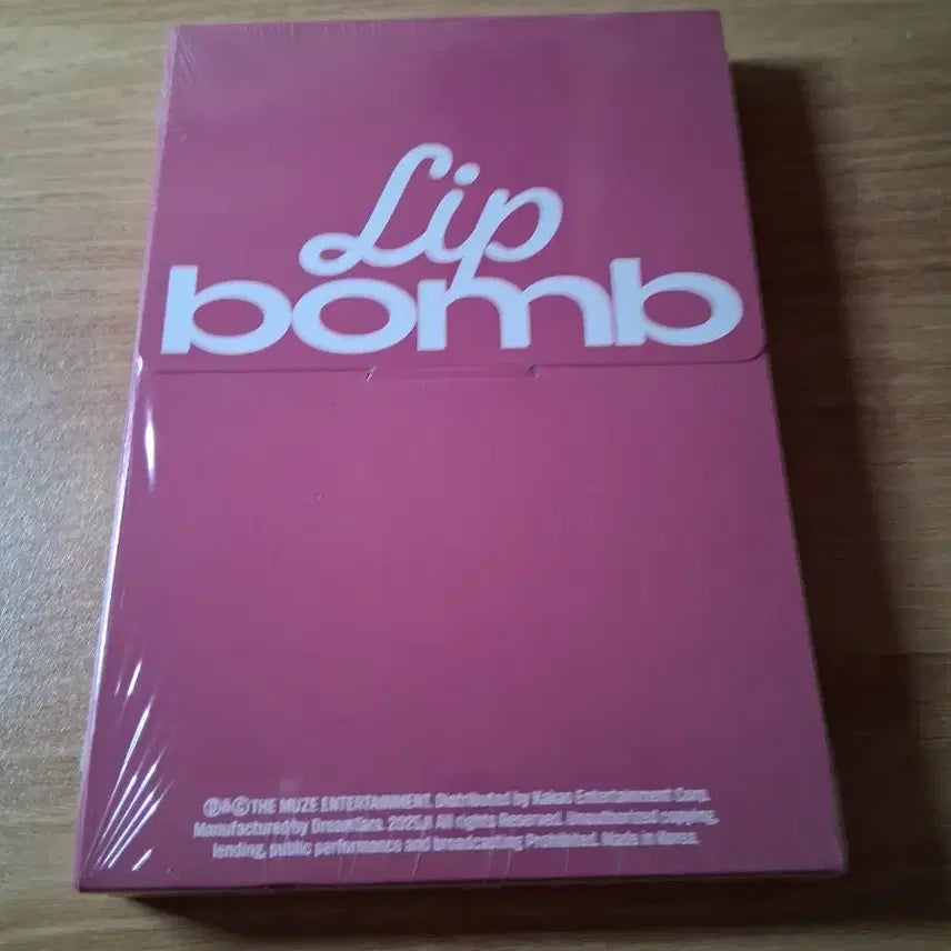 [BUNJANG] Lisence Lip Balm Album Set (White/Pink) - 2 Types, Sealed / 리센느 립밤 앨범 화이트 / 핑크 2종 세트 미개봉앨범