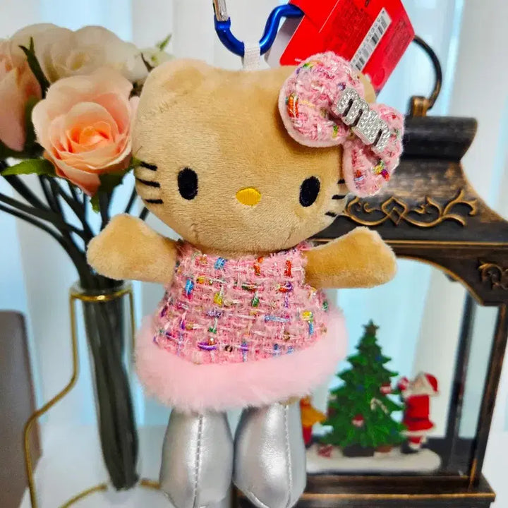 [BUNJANG] Hello Kitty Tweed Dress Tanning Doll Charm New Product / 헬로키티 트위드 원피스 태닝 인형 키링 새상품