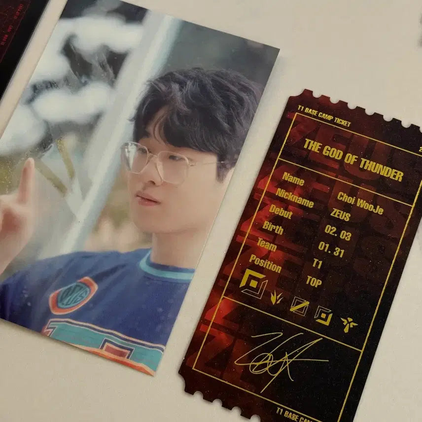 [BUNJANG] T1 Zeus Choi Woo-je Photocard &amp; Postcard Bundle Set / (반택포) 롤 제우스 최우제 포토카드 엽서 굿즈 일괄