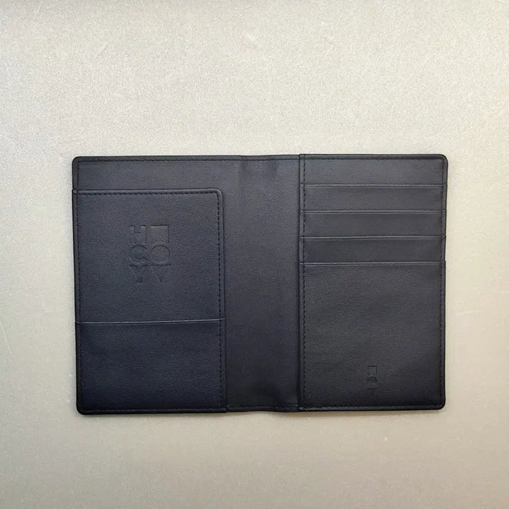 [BUNJANG] Hwang Chi Yeul HCY Initial Logo Leather Passport Case (Sealed) / [미개봉] 황치열(HWANG CHI YEUL) 굿즈 여권케이스