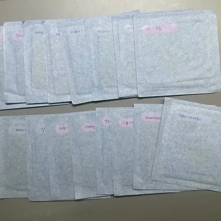 [BUNJANG] Pokemon Lenticular Chip Ttibu Seal Cards Sealed / 포켓몬스터 렌티큘러칩 띠부씰 카드 미개봉