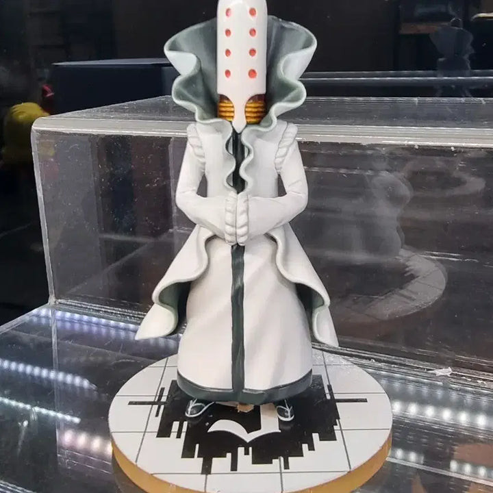 [BUNJANG] YZ Bleach Espada Aroniero Arluieri Resin Figure / yz 블리치 에스파다 아로니로 아루루에리 월콜 레진