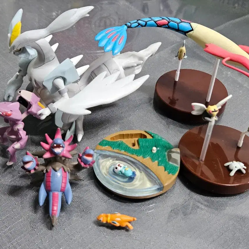 [BUNJANG] Pokemon 3D Figure Collection Milotic Swimming Form &amp; Others Set / 주말할인,7월까지판매)택포,초희귀품)포켓몬스터 입체도감 피규어 밀로틱 유영폼+기타