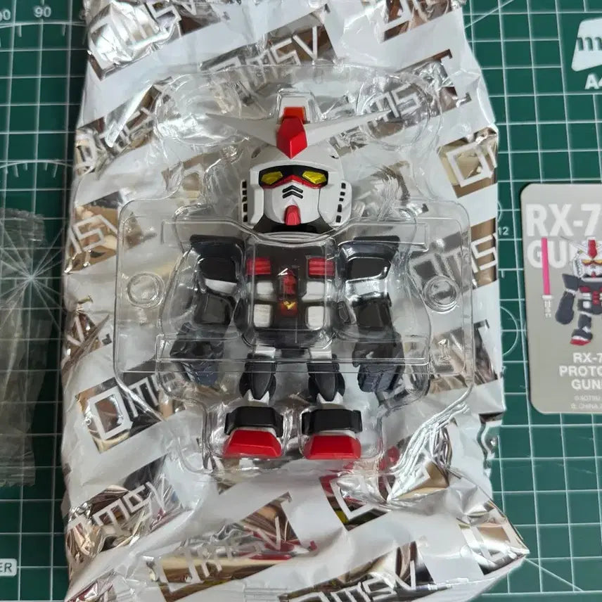 [BUNJANG] Bandai Namco QMSV RX-78-2 Gundam Mini Figure (Rare, Japan Exclusive) / (한국 미발매 일본구매)반다이남코 qmsv 건담 미니 피규어 희귀