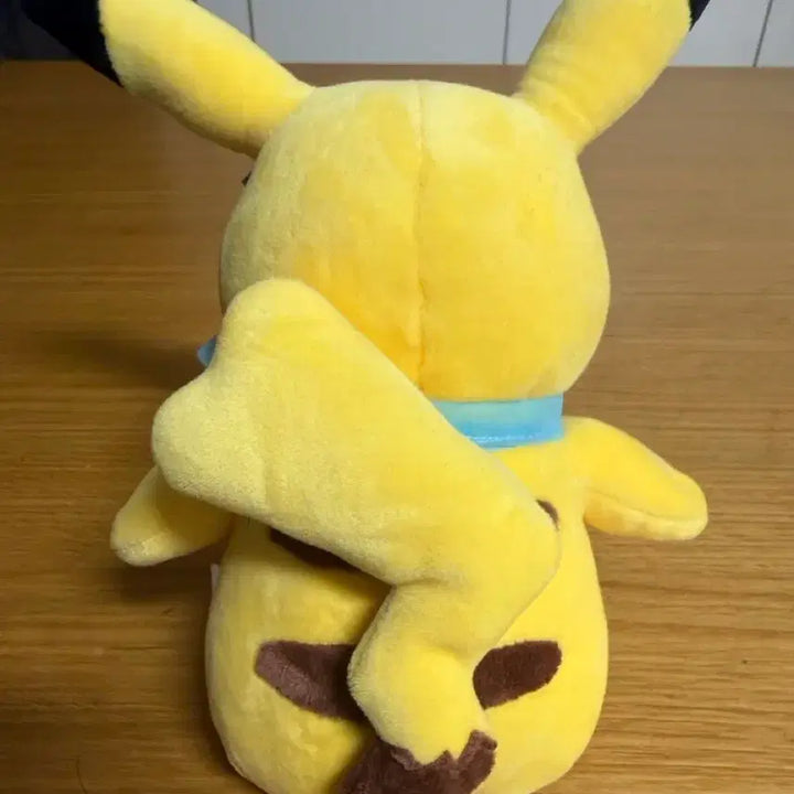 [BUNJANG] Korean Air X Pokémon Pikachu Plush (Flight Attendant Version) - Limited Edition / [한정판] 대한항공 X 포켓몬 피카츄 인형 (승무원 버전)