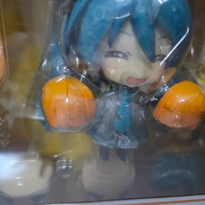 [BUNJANG] Good Smile Company Hatsune Miku Nendoroid 170 Cheer Ver. (Sealed) / 미개봉) 굿스마일컴퍼니 하츠네 미쿠 넨도로이드 170 응원 ver.