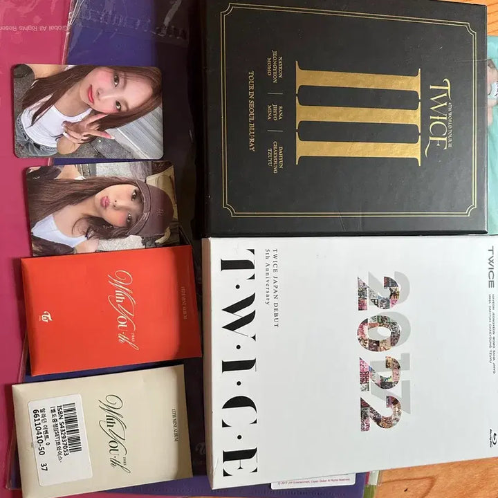 [BUNJANG] TWICE 5th Anniversary Japan Debut Blu-ray + 2022 Seoul Concert Blu-ray Set / 트와이스 2022 5주년 일본 데뷔 블루레이+ 2022년 서울 콘서트+ 라부리 증정