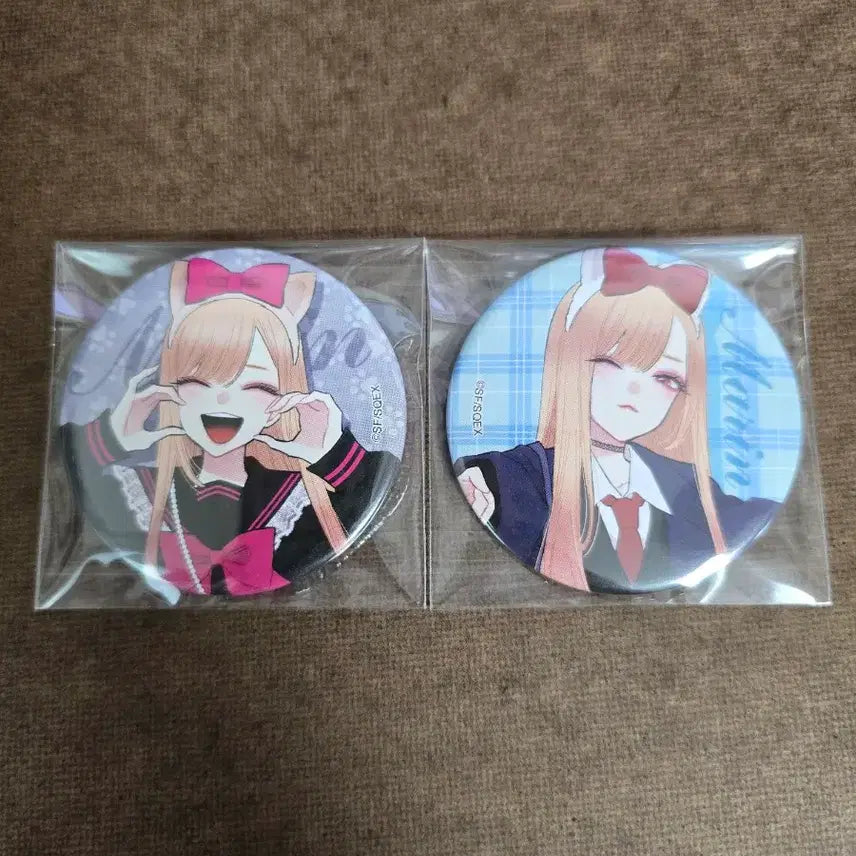 [BUNJANG] The Bisque Doll That Fell in Love Can Badge Set / 그 비스크 돌은 사랑을 한다 캔배지 2개 일괄 팔아요