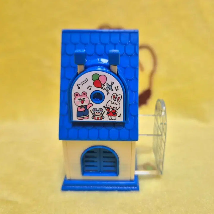[BUNJANG] Retro Forest House Pencil Sharpener Miniature Figure (Blue) / 레트로 숲의 집 연필깎이 미니어처 파랑 마스코트 가챠 피규어
