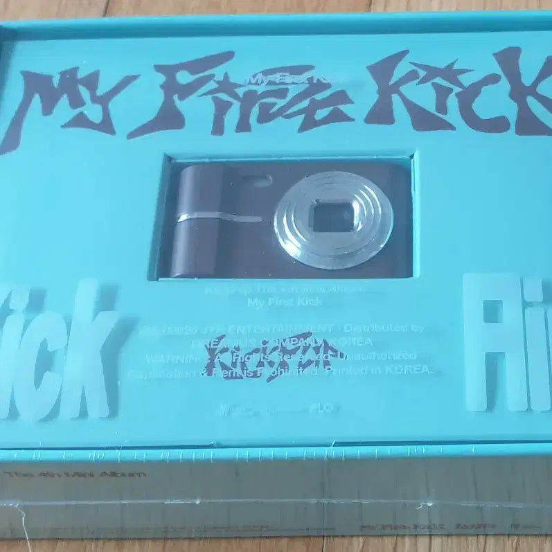 [BUNJANG] Kickflip Mini 4th Album My First Kick Camera Limited Edition (Sealed) / 킥플립 미니 4집 My First Kick 카메라 한정 버전 미개봉