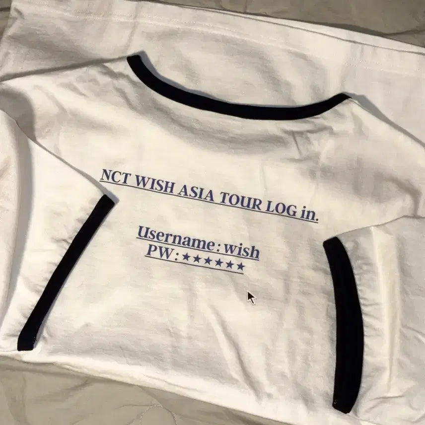 [BUNJANG] NCT WISH Login Limited Edition Tour T-shirt with Japanese POB (POB) / 엔시티위시 로그인 반팔티셔츠 위시돌일본미공포분철요이동보밋걸탈덕