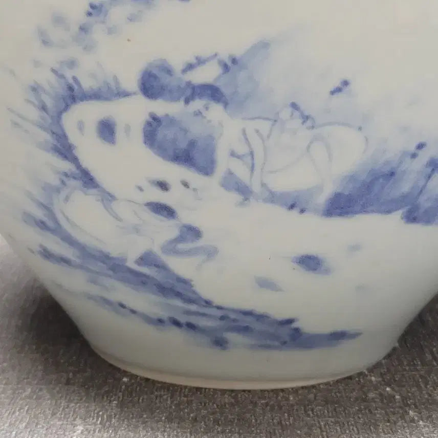 [BUNJANG] White Porcelain Celadon Folk Painting Sweet Potato Jar / 백자 청화 풍속문 고구마호 도자기