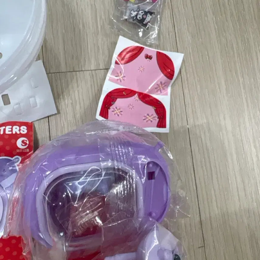[BUNJANG] Kuromi TV Mood Lamp Gacha Figure Set / 쿠로미 티비 무드등 가챠