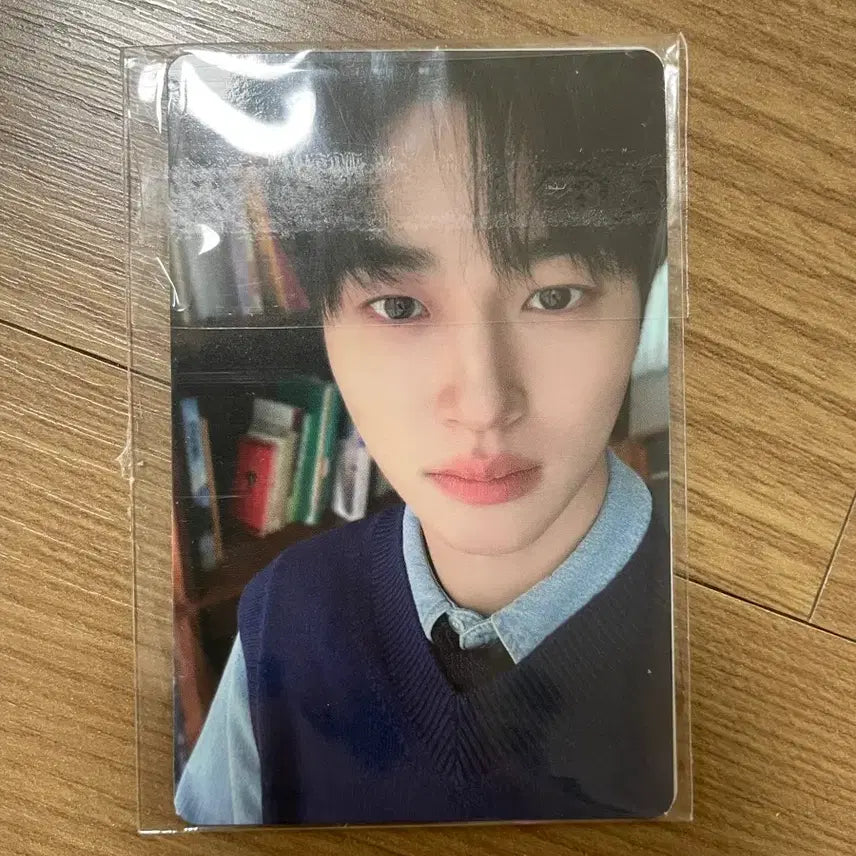 [BUNJANG] Byun Woo Seok Fan Meeting Photocard Set (2 Types) + Confetti / 변우석 팬미팅 포카2종 + 컨페티