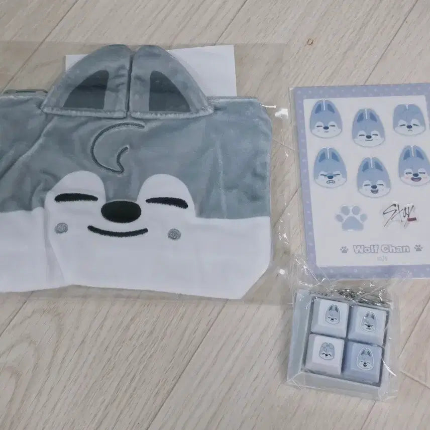 [BUNJANG] Stray Kids Bang Chan Wolf Chan Kuji Keyring Pouch Sticker Bundle Set / 스트레이키즈 방찬 스키주 울프찬 쿠지 키링 파우치 스티커 일괄