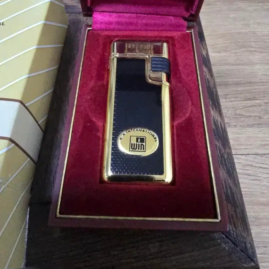 [BUNJANG] Win International Lighter Gold Black Set / 윈 인터내셔널 라이터 금장 블랙 세트