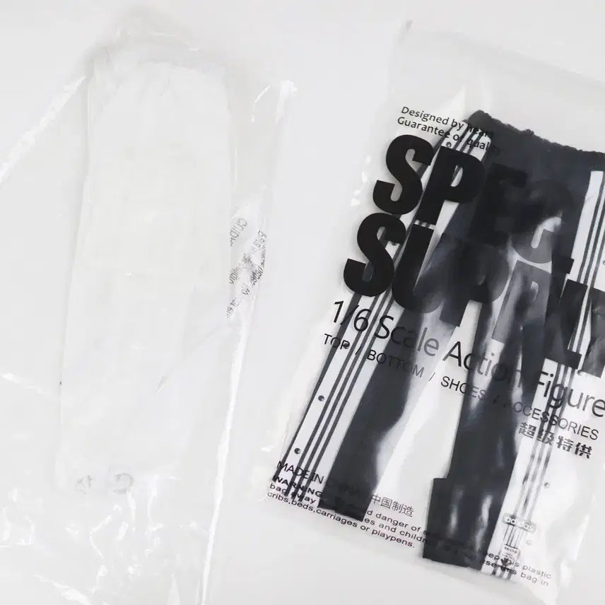 [BUNJANG] 1/6 Scale Figure Clothing Bundle Set (Adidas Training Pants, Jogger Pants, Socks, Crop Top, Panties) - Compatible with Obitsu Body / 1/6 육일돌 핫토이 피첸 루즈 의상 일괄 오비츠 바디 호환