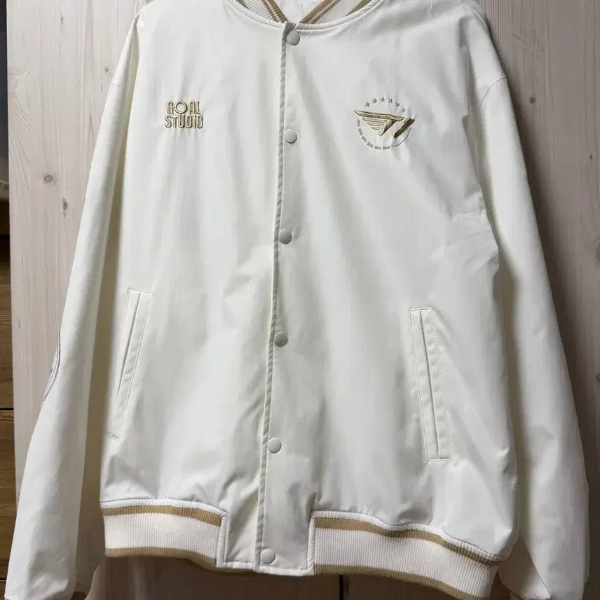 [BUNJANG] T1 2025 Worlds Jacket (L Size) / [멤버십 선예약 정품] 2025 T1 월즈 자켓 L사이즈 판매합니다!
