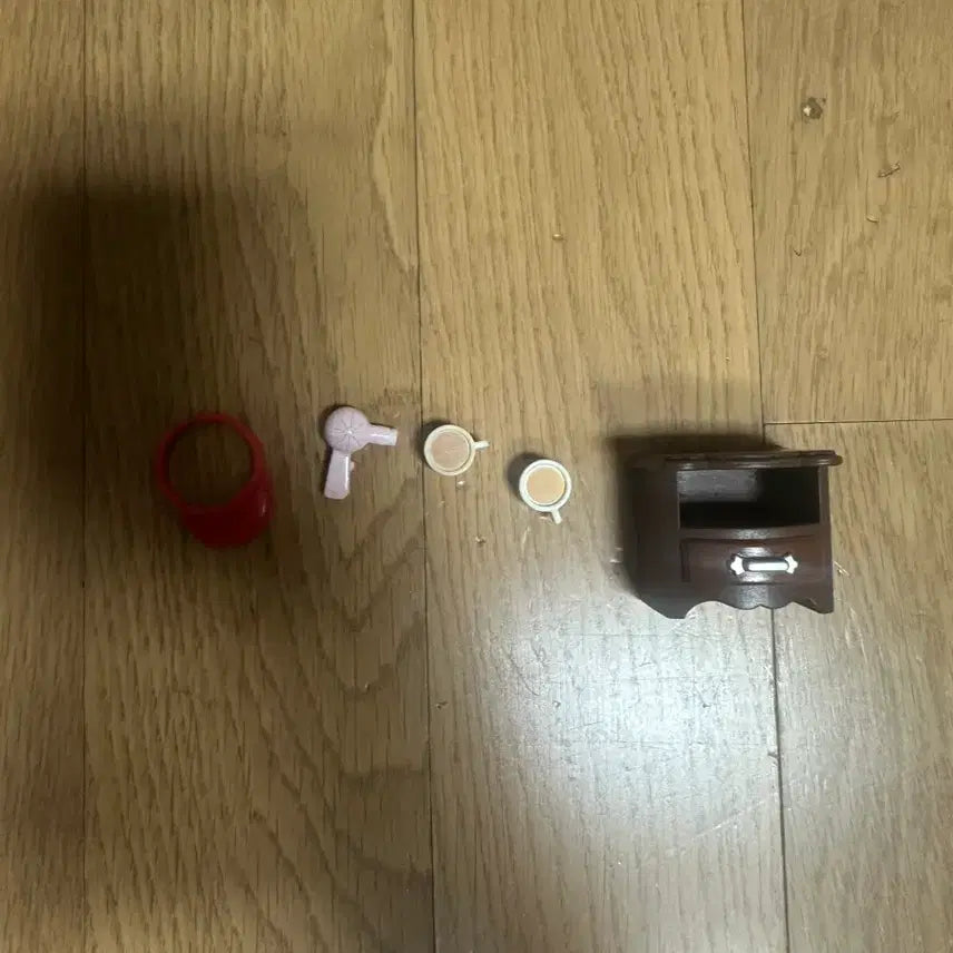 [BUNJANG] Sylvanian Families 4 Types Toy Set (Excluding Coffee Cup) / 실바니안 4가지(잔한개제외) 배로변경