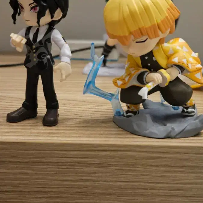 [BUNJANG] Demon Slayer Muzan &amp; Zenitsu Figure Set / 귀멸의 칼날 피규어 무잔 젠이츠