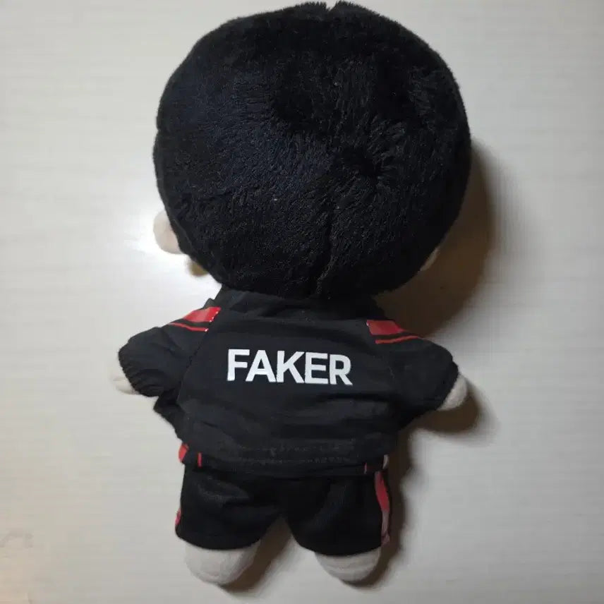 [BUNJANG] T1 Faker Lee Sang-hyeok 20cm Doll / T1 티원 페이커 이상혁 20cm 인형 판매