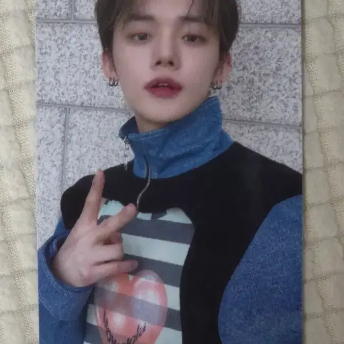 [BUNJANG] TXT Yeonjun Inkigayo Official Photocard Bolero / 연준 인기가요 공방 포카 볼레로