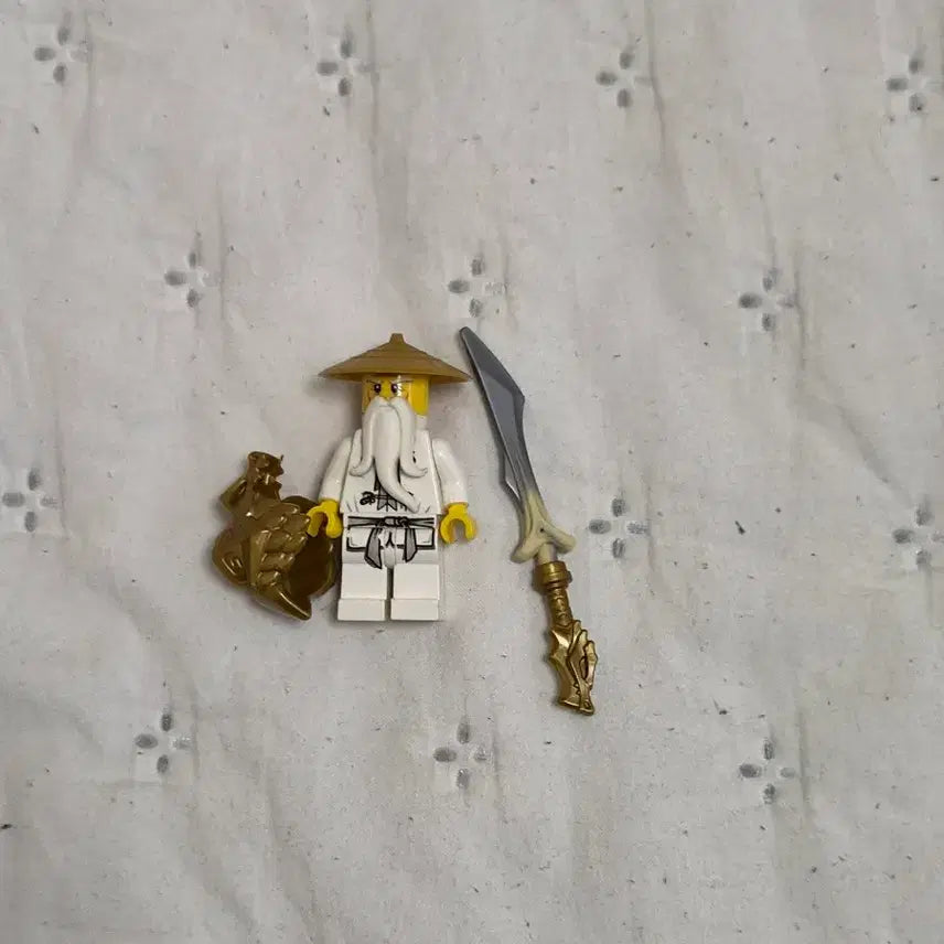 [BUNJANG] LEGO Ninjago Master Wu Figure with Sword / 레고 닌자고 마스터 우 사부 피규어