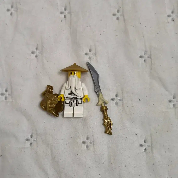 [BUNJANG] LEGO Ninjago Master Wu Figure with Sword / 레고 닌자고 마스터 우 사부 피규어