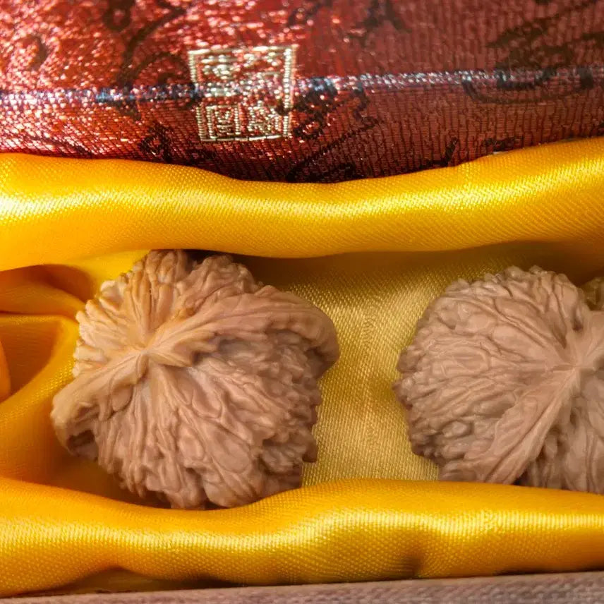 [BUNJANG] Walnut (White Lion) Figurine / 문완호두(백사자)